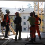 Raksalle töihin – Skanska, Rakennusliitto ja Barona käynnistävät työssäoppimisohjelman nuorille Artikkelikuva